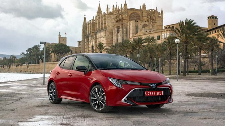 Yeni Corolla HB Hibrit karşınızda