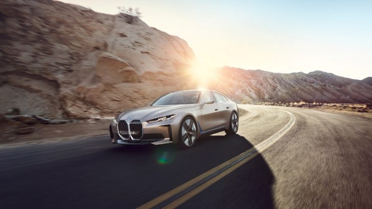 BMW Concept i4 Oyunun Kurallarını Yeniden Yazacak