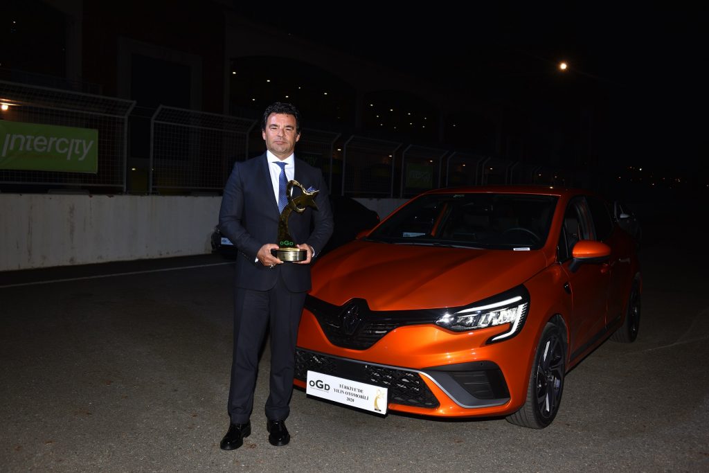 Yeni Renault Clio Türkiye’de yılın otomobili seçildi!