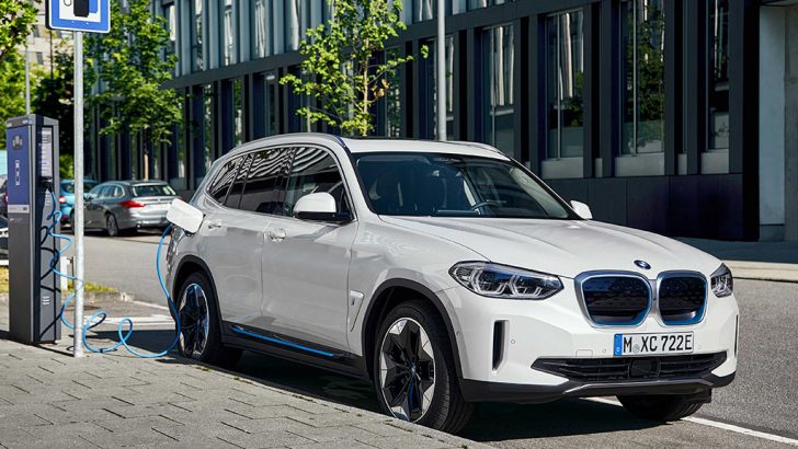 BMW’nin tamamen elektrikli İlk ‘’X’’ modeli Yeni BMW iX3 yollara çıkmaya hazır
