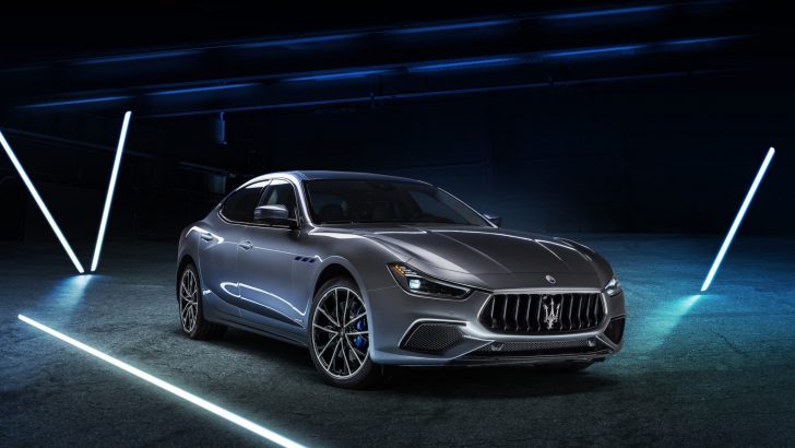 Maserati Ghibli Hybrid tanıtıldı!