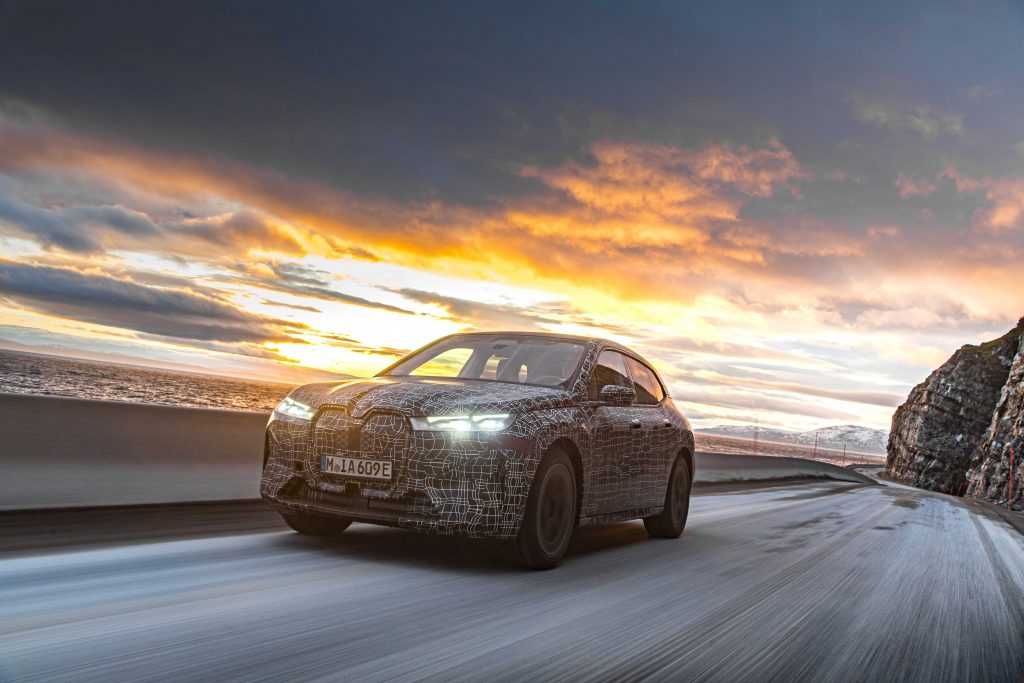 BMW iX en zorlu şartlarda test ediliyor