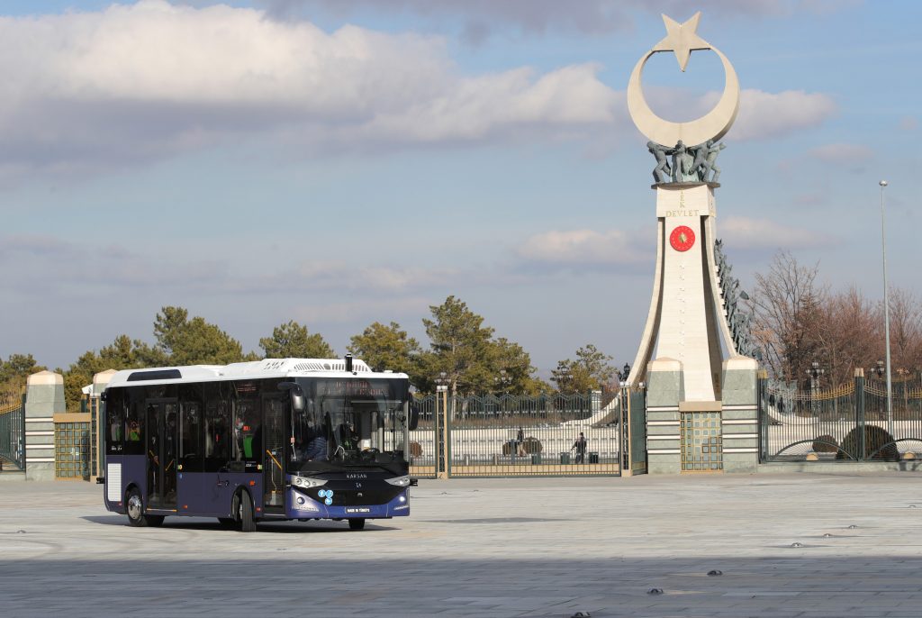 Cumhurbaşkanı Erdoğan, kabine toplantısına Karsan Otonom Atak Electric’le gitti!