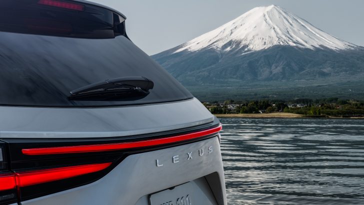 Lexus Yeni Nesil NX SUV’u12 Haziran’da tanıtılacak