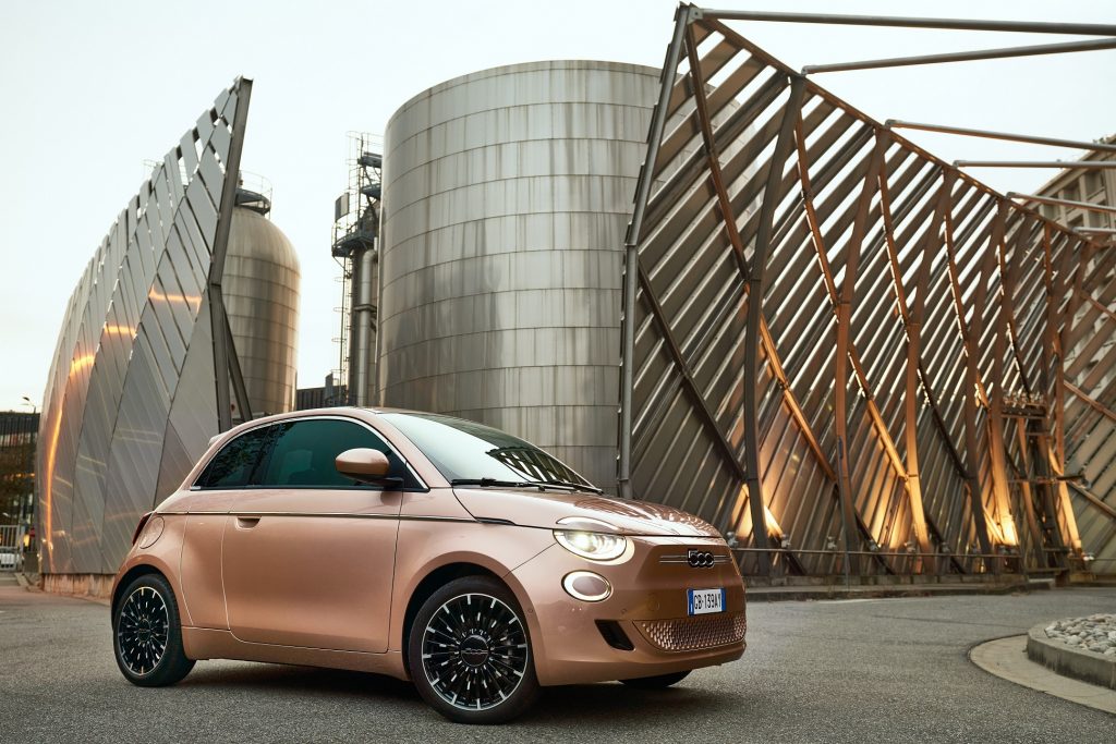 İtalyan tasarım ikonu Fiat 500, ADI Tasarım Müzesi’nde sergileniyor