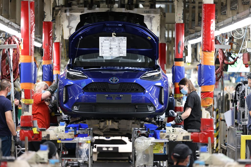 Toyota, yeni Yaris Cross B- SUV üretimine başlıyor