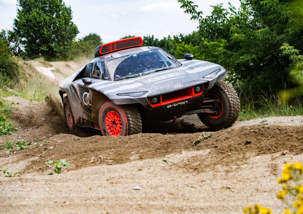 Dakar Rallisi’nde sahne alacak Audi RS Q e-tron’un testlerine başlanıyor