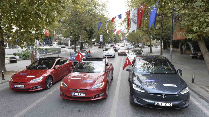 MOTORLARI SESSİZ, COŞKULARI DORUKTAYDI