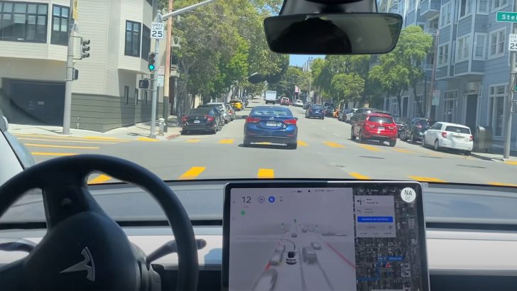Tesla, diğer otomobil üreticilerine teknolojisini sunabilir