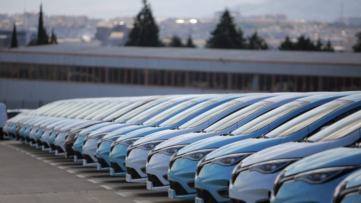 RENAULT MAİS İLE TİKTAK’IN 400 ADET RENAULT ZOE ANLAŞMASI