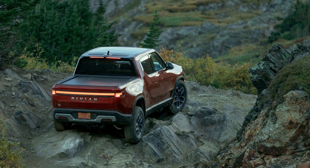 Rivian, her hafta 200 R1T elektrikli pikap üretmeyi hedefliyor