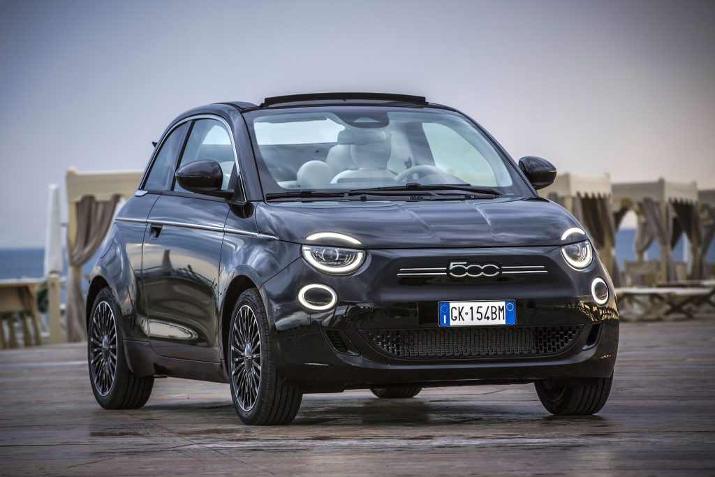 Sıfır emisyonlu ulaşımın yeni ikonu: Fiat 5oo “La Prima by Bocelli”