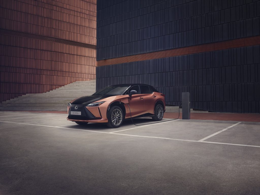 Lexus, Sürüş Deneyiminde Çığır Açacak Teknolojilerini Kenshiki Forum’da Gösterdi
