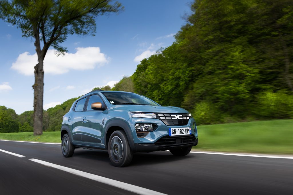 TÜRKİYE’NİN EN ULAŞILABİLİR %100 ELEKTRİKLİ MODELİ YENİ DACIA SPRING TÜRKİYE’DE