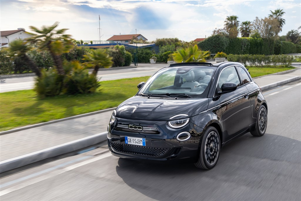 Fiat 500e, 3. Kez ‘En İyi Elektrikli Küçük Otomobil’ Seçildi