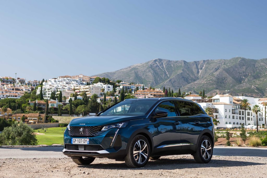 48V HİBRİT TEKNOLOJİLİ PEUGEOT 3008 VE 5008 TÜRKİYE’DE!