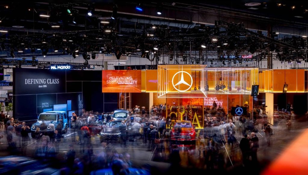 Mercedes-Benz’in sınıfını baştan tanımlayan dijital teknolojileri CES 2024’te
