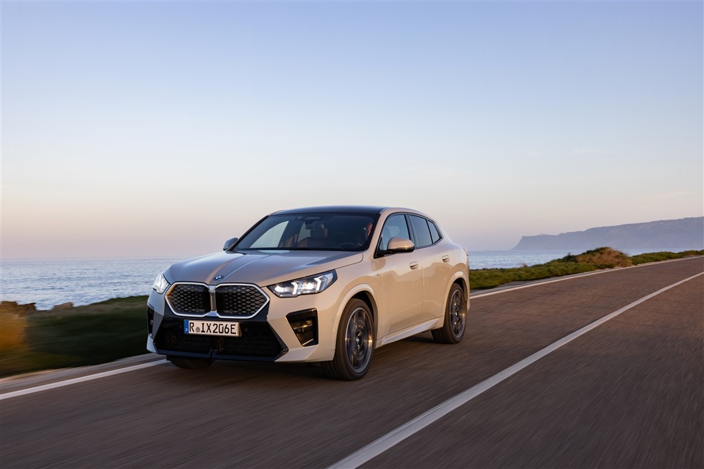 Dinamik Tasarım ve Geniş Yaşam Alanını Bir Arada SunanYeni BMW iX2 eDrive20 Satışa Sunuldu