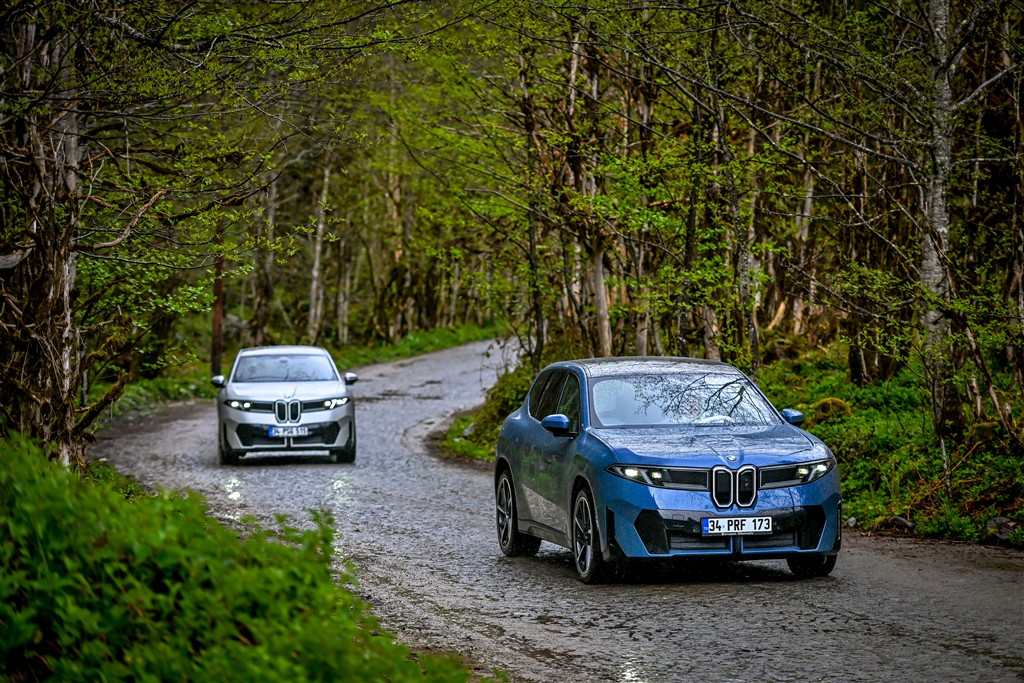 Neue Klasse’nin İlk Seri Üretim Modeli Yeni BMW iX3 Türkiye’de Yollara Çıktı