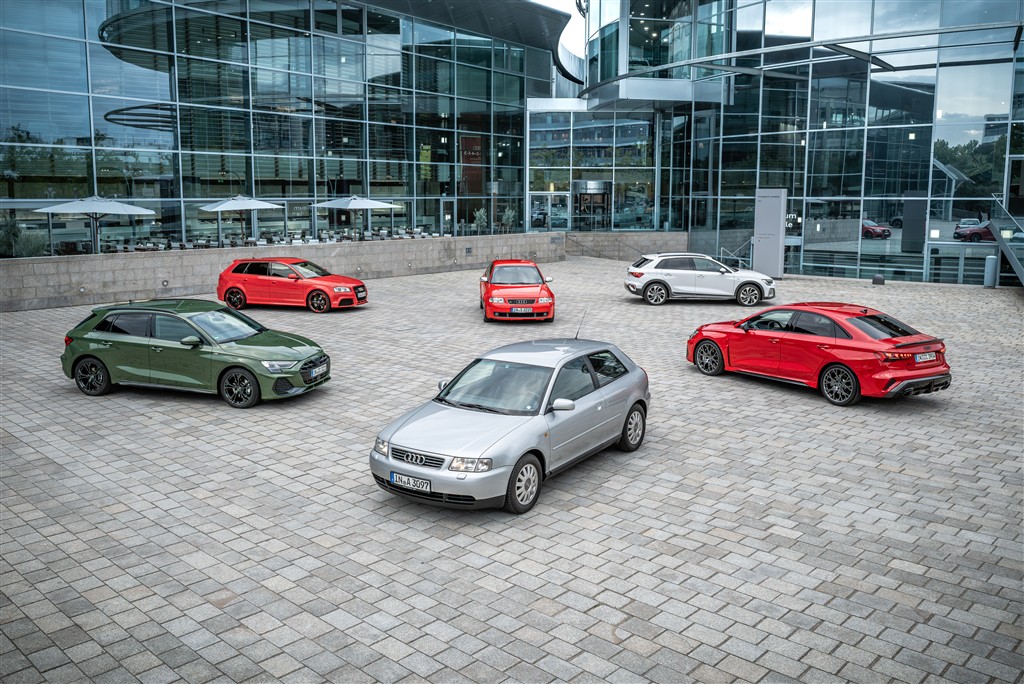Premium kompakt sınıfın öncüsü Audi A3 30 yaşında